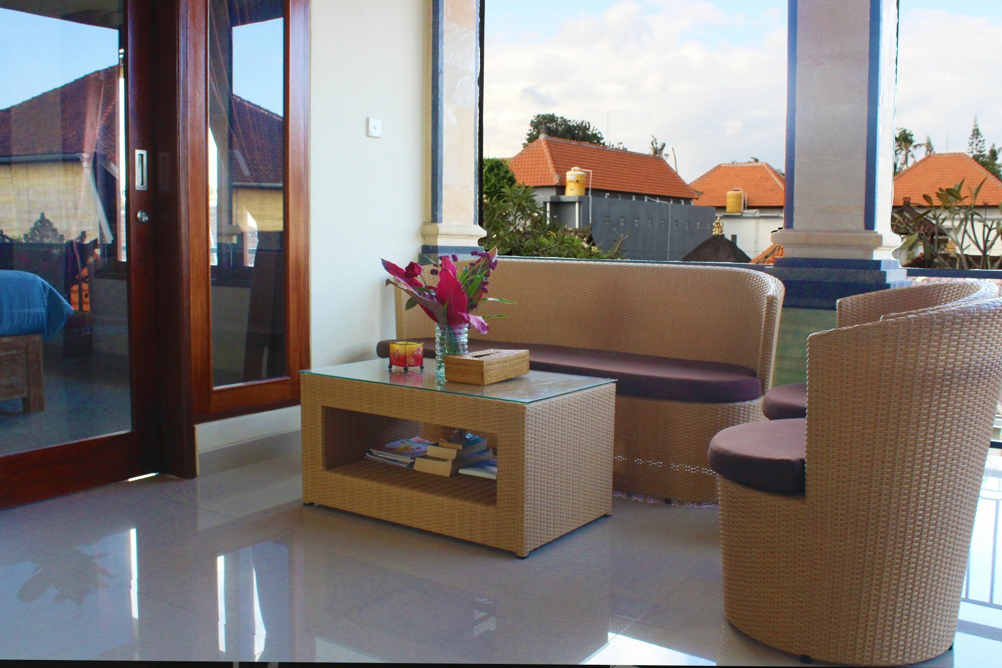 Wisma tamu Cr Tris 2*